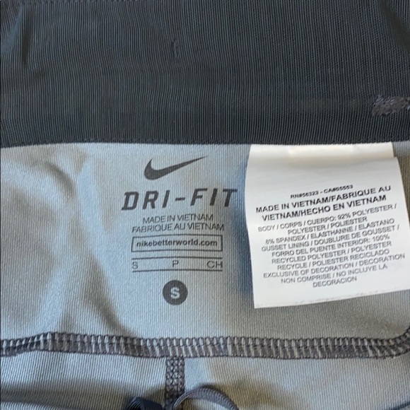 Nike Dryfit Capri - Picture 2 of 3